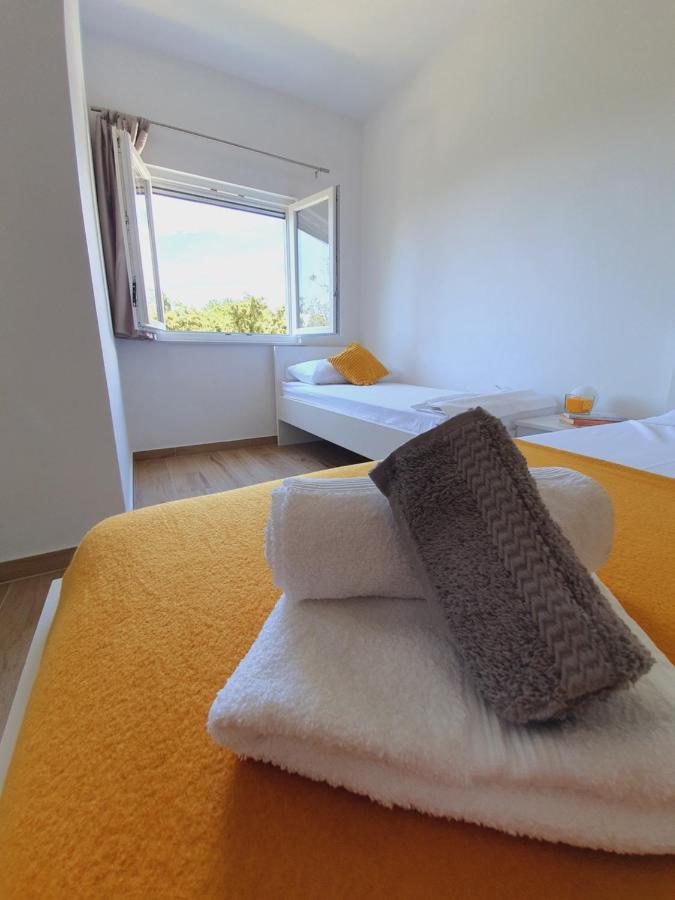 Apartmani Starigrad Paklenica - Danijel Kültér fotó