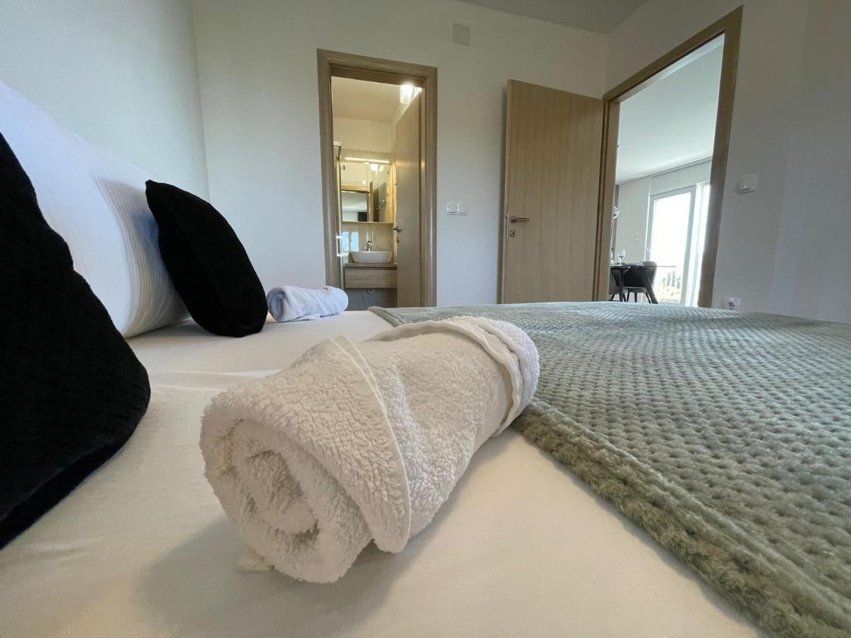 Apartmani Starigrad Paklenica - Danijel Kültér fotó